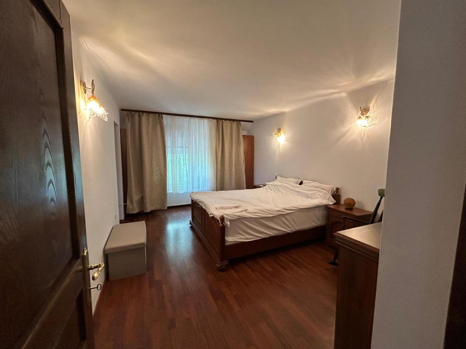 Vila De Inchiriat Aproape De Therme บาโลเตชติ ภายนอก รูปภาพ